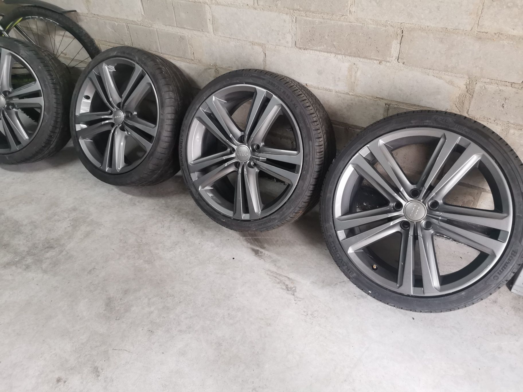 Koła alufelgi 19 Audi A4 A6 Seat Leon
