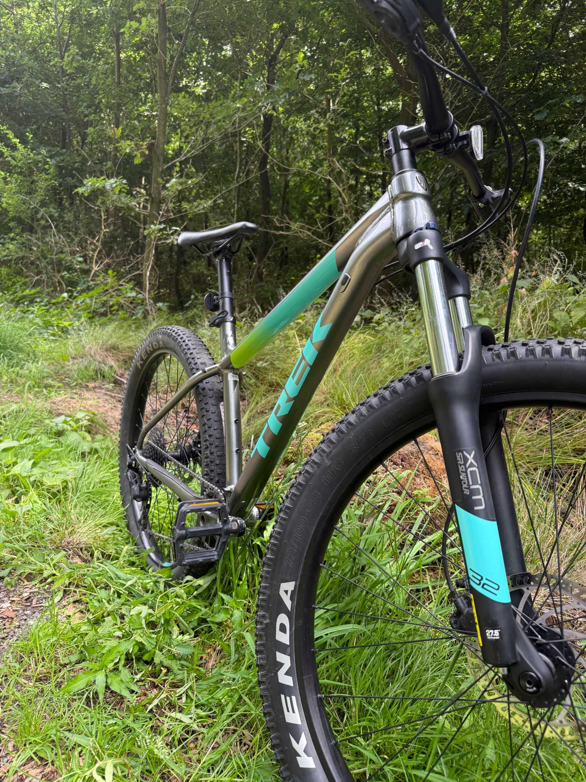 MTB Trek Roscoe 6, rama M/L, kola 27,5 rok 2021