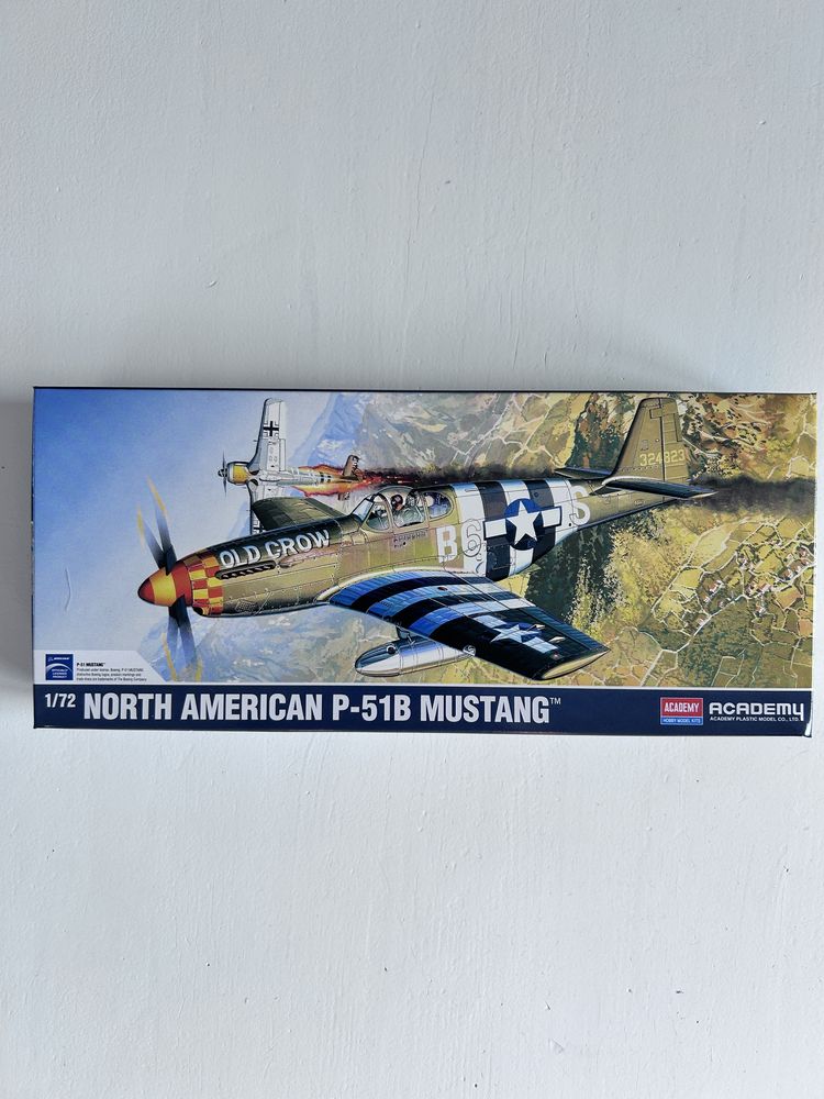 Academy 12464 samolot P-51B Mustang model 1/72