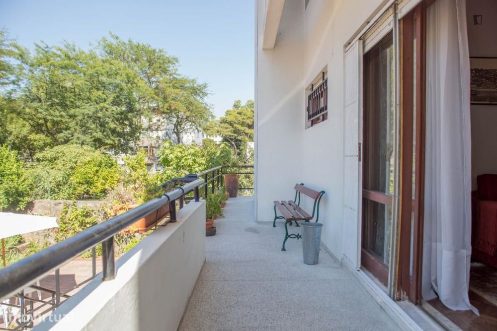 Quarto - localizado em Paranhos Porto