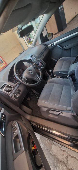 VW Touran 2011 год