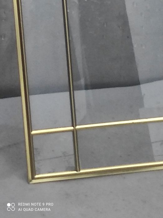 Продаю меблеве вітражне скло .Паяне жовтим металом , в доброму стані .