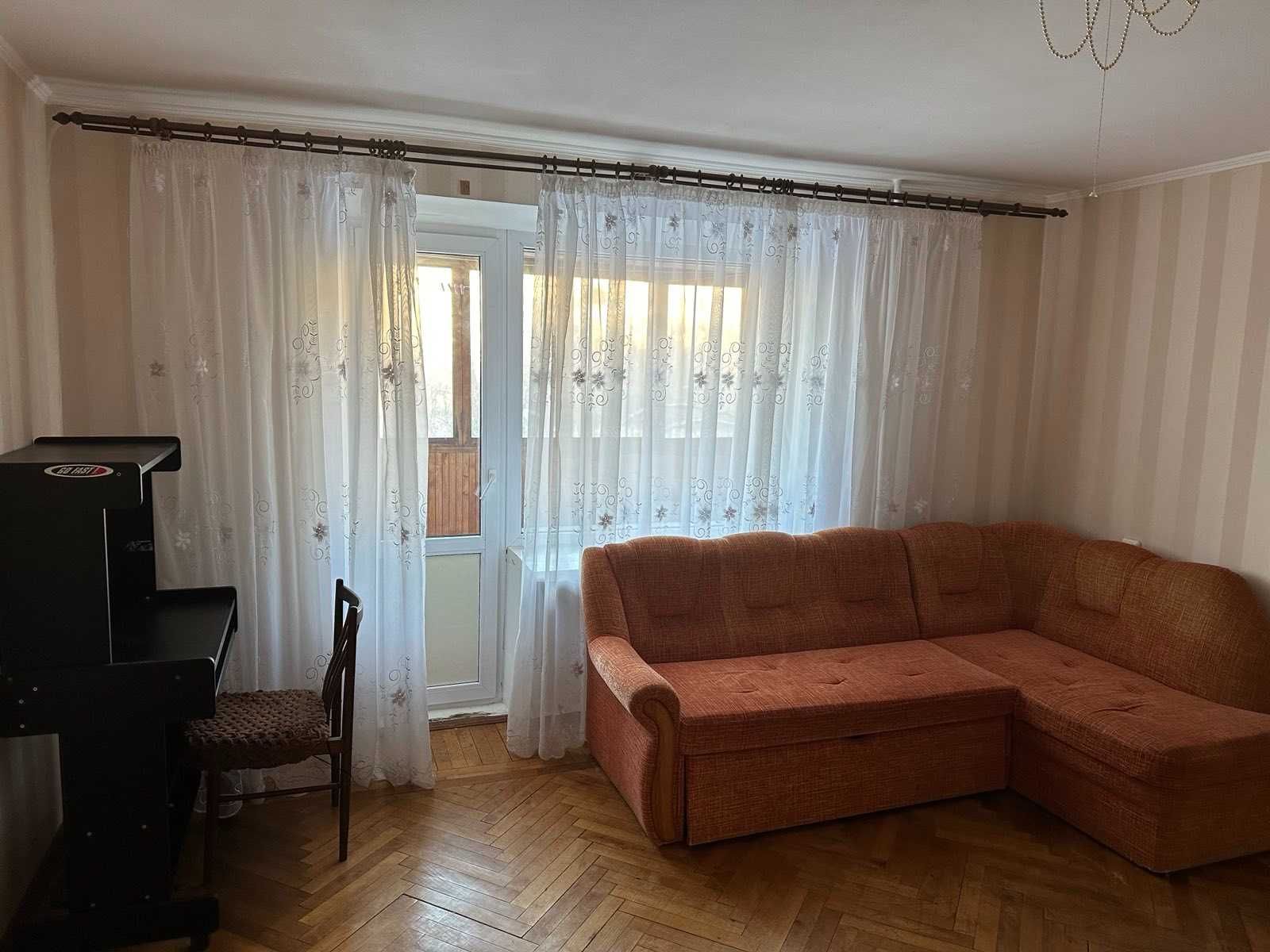 Продаж3   кім.Харківське шосе 21/6, 81 кв.м.-76000у.о, без комісії.