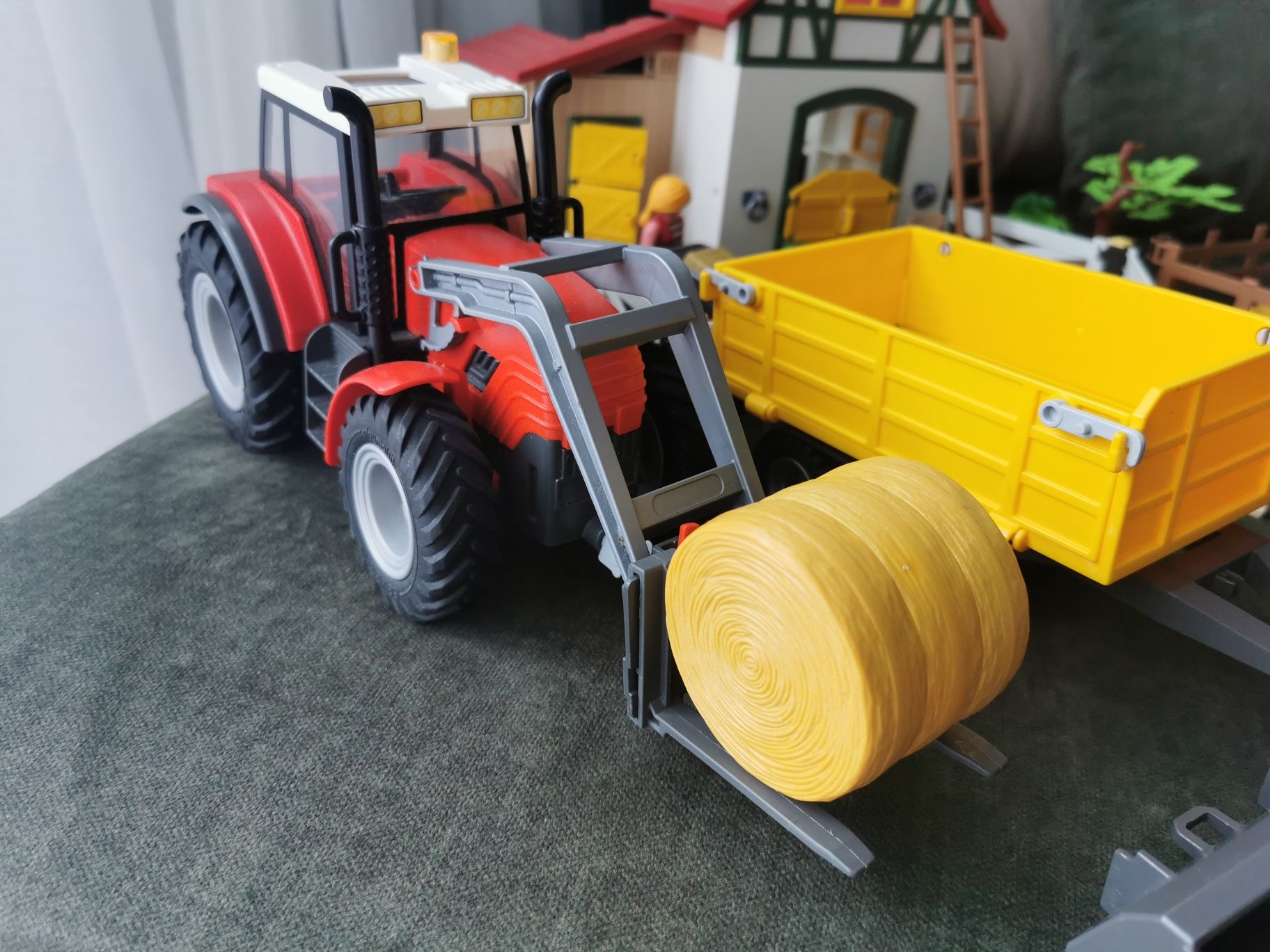Klocki Playmobil duże farmy, traktor z przyczepą, konie