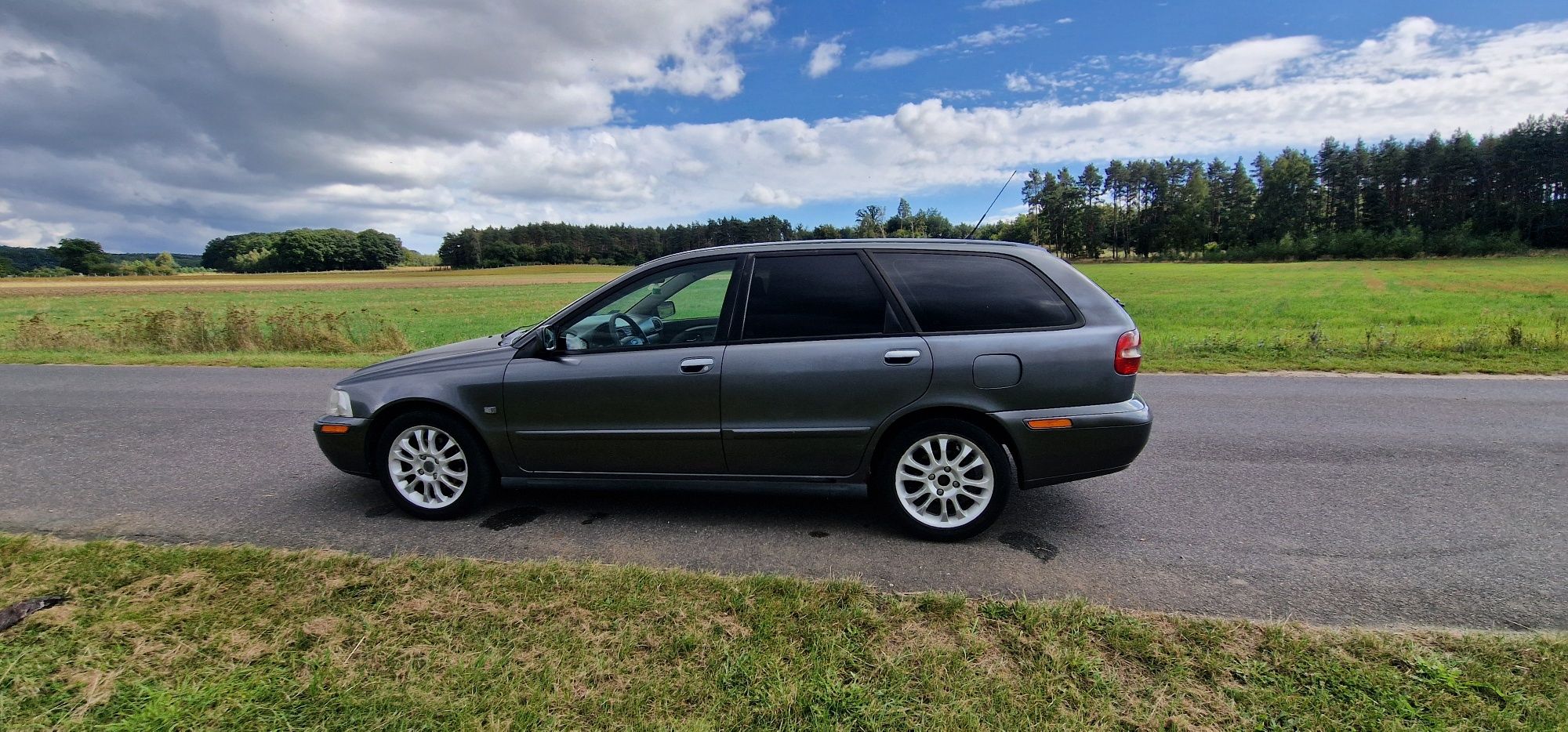 Volvo v40 2003 r diesel
