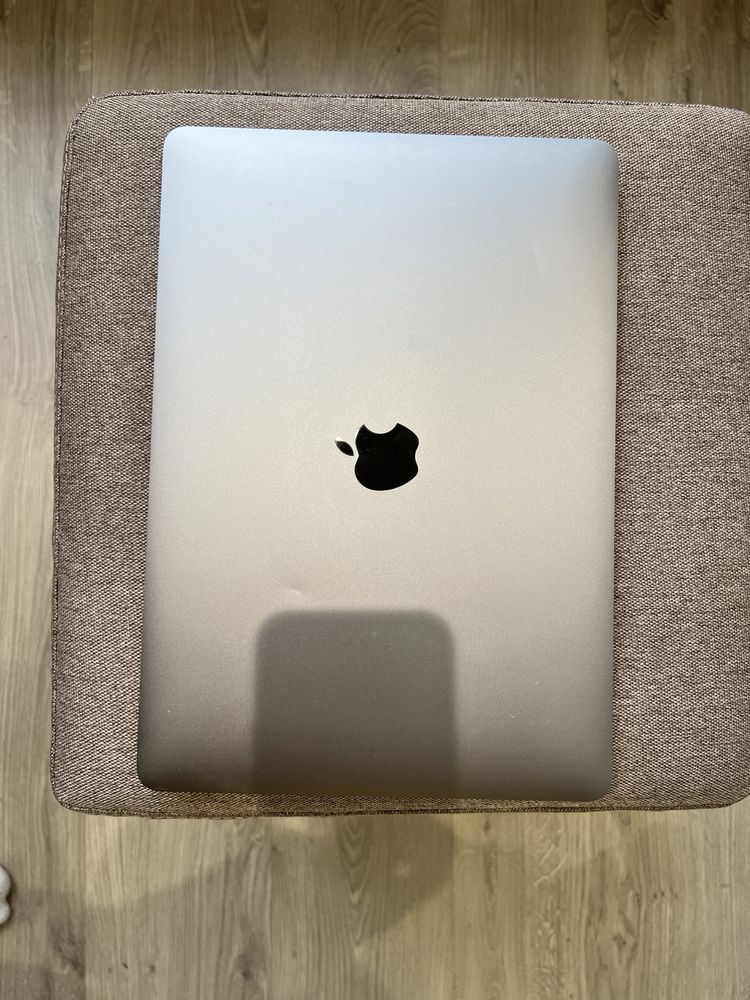 Apple Macbook Air 2020 i5/8гб/256гб