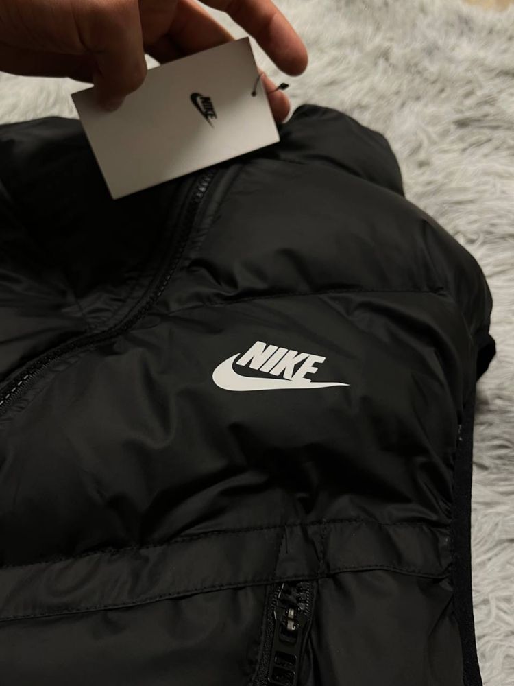 Жилетка Nike NSW All Black,Nike,найк шторм фіт,nike nsw,жилетка найк.