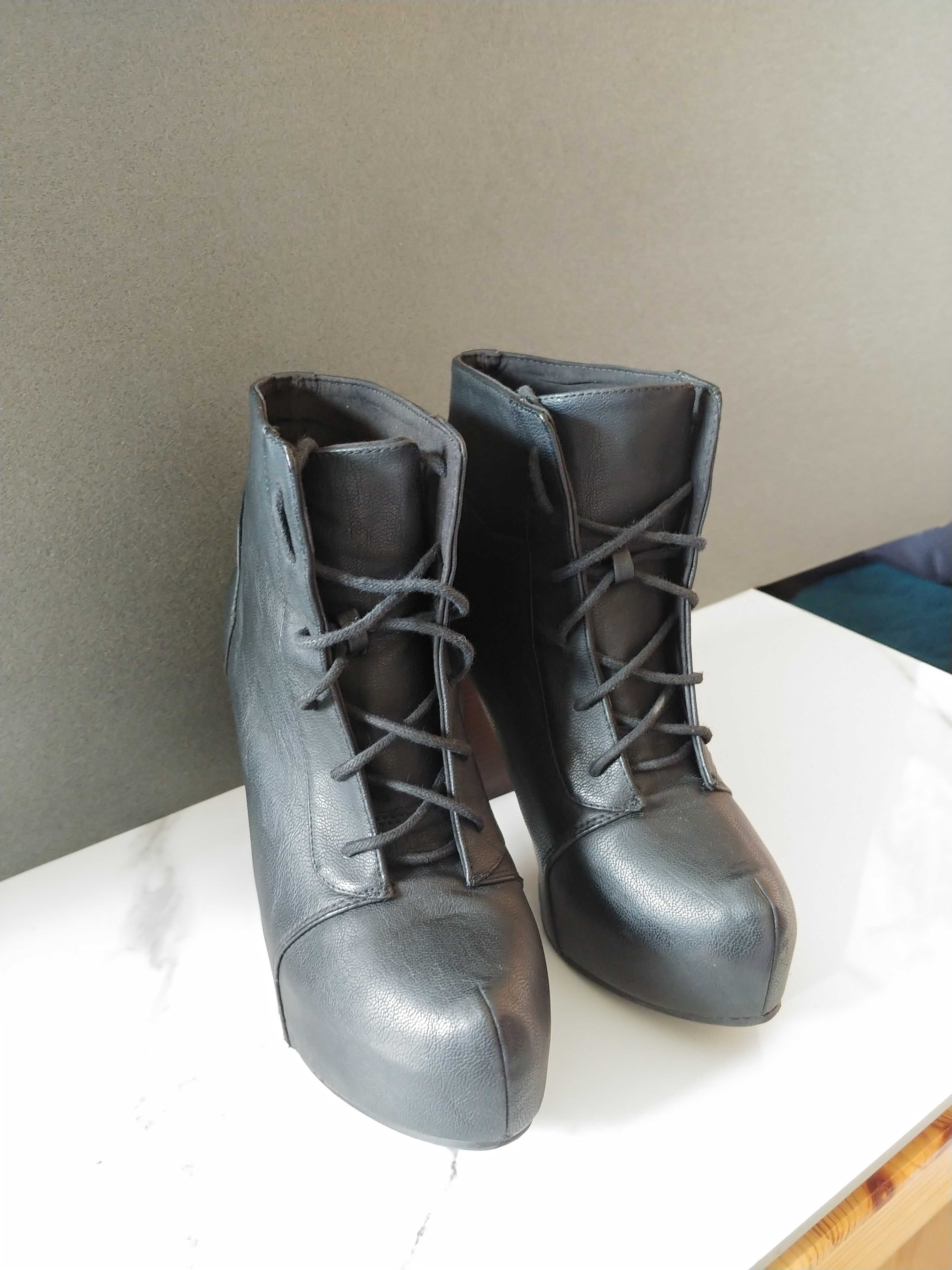 Buty botki na wysokim obcasie r 40 czarne