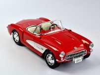 Модель Road Legends Chevrolet Corvette Convertible 1957 1:18