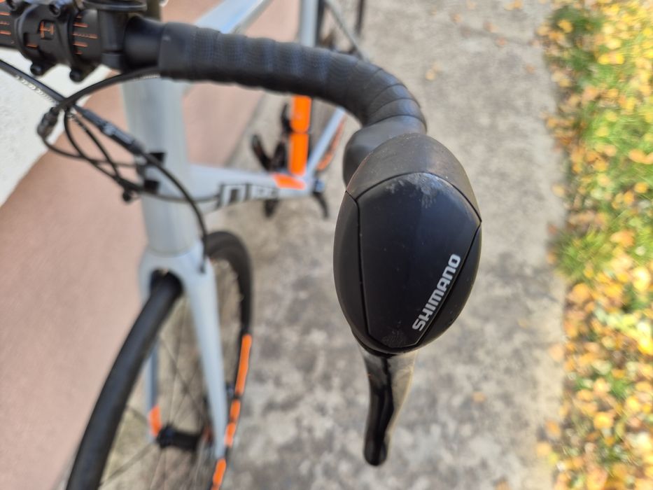 Rower szosowy Cube Attain Race disc, hydraulika, Shimano Tiagra