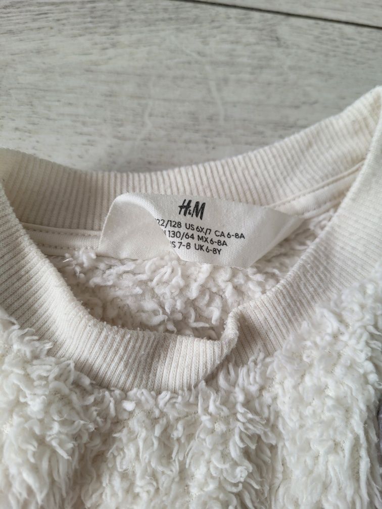 H&M. Biała pluszowa bluza, rozmiar 122 / 128