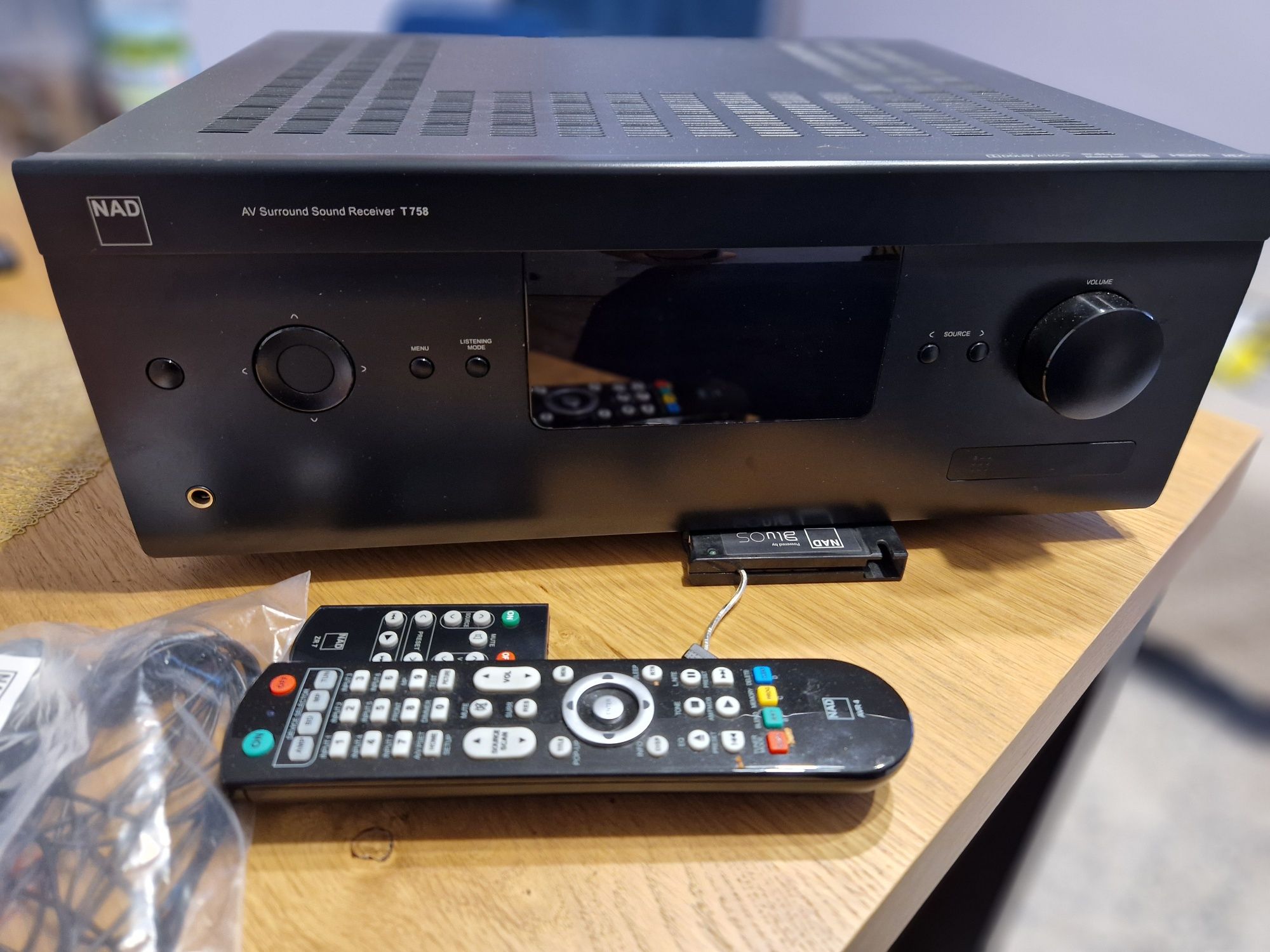 Amplituner Nad 758 V3