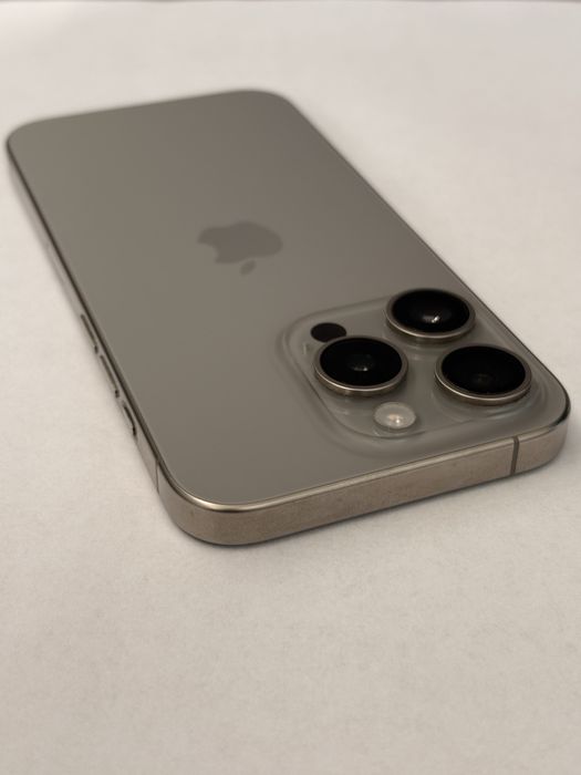 Iphone 15 Pro 128Gb 90% baterii szklo case