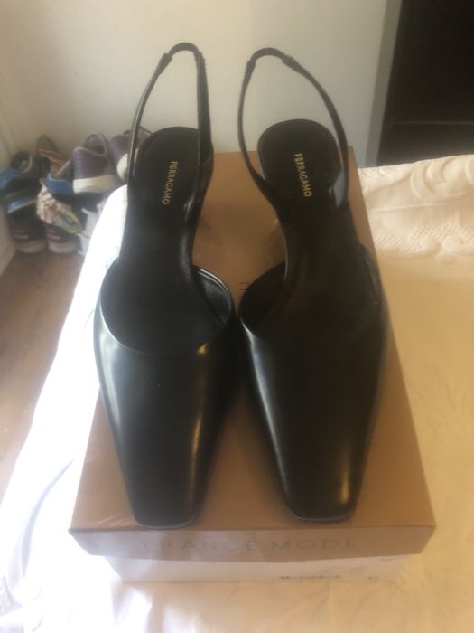 Sapatos femeninos novos com etiquetas