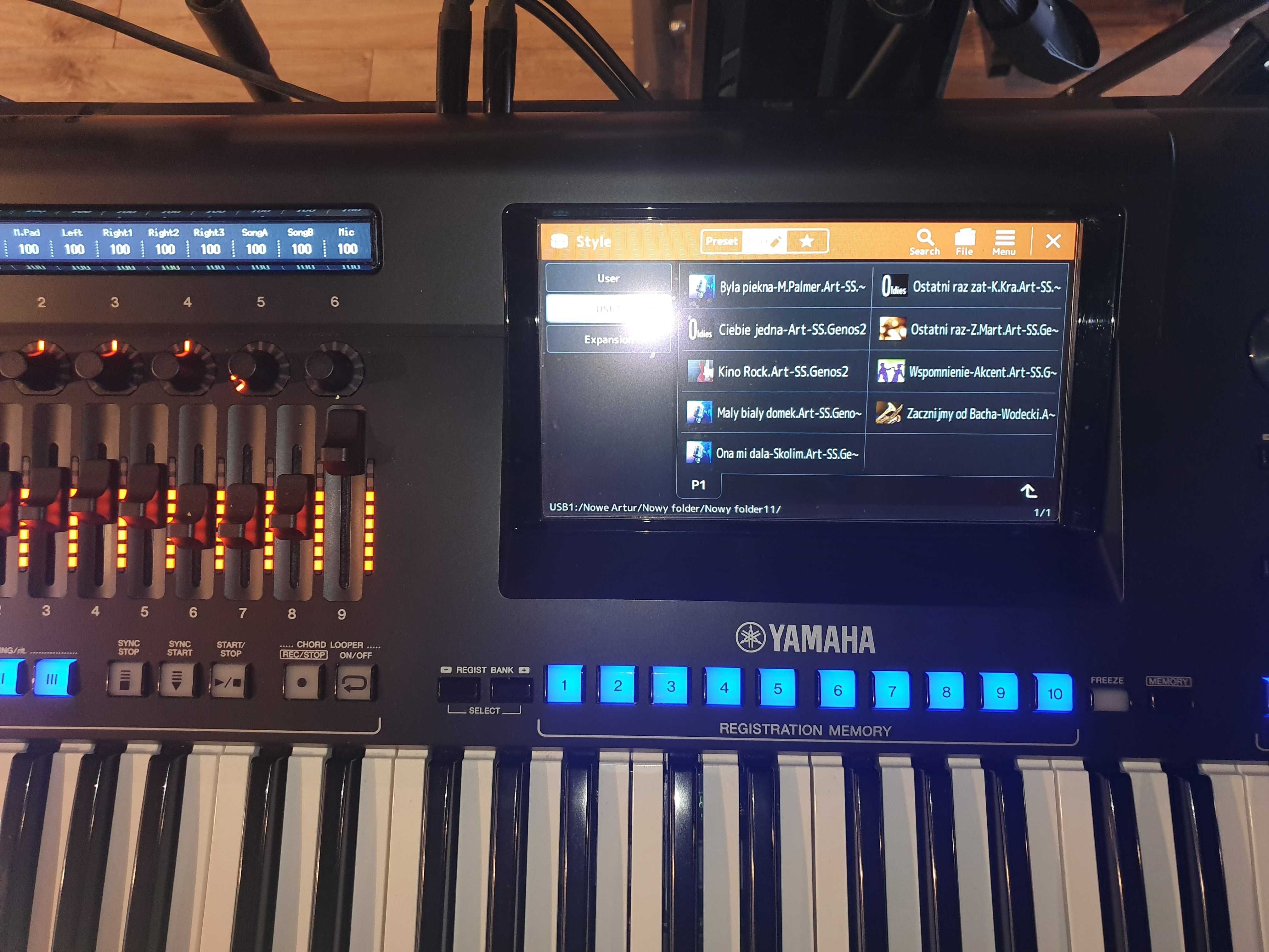 Yamaha Genos 2 w idealnym stanie.