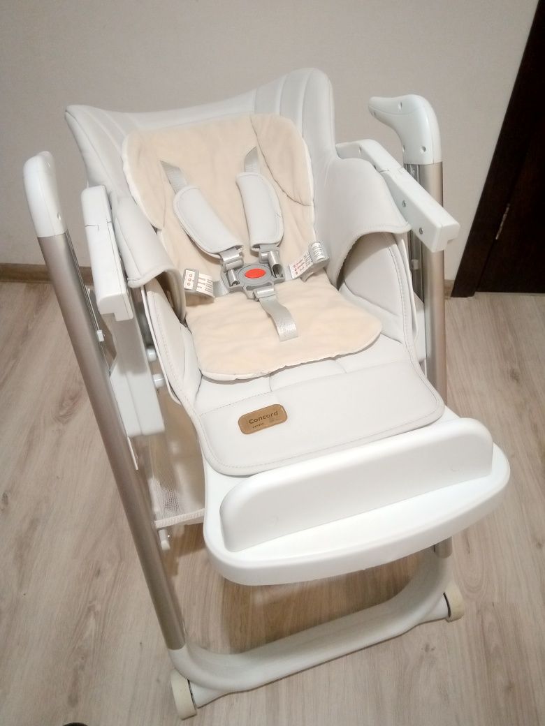 Carrello Concord стульчик для кормления ребенка с рождения