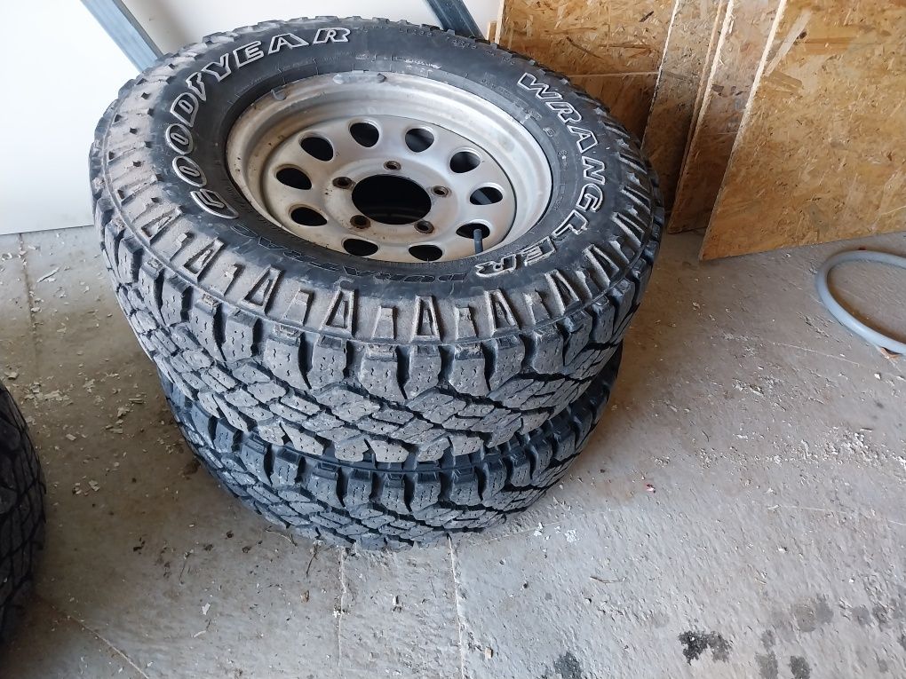 Terenowe koła wrangler Goodyear LT 235/75R15