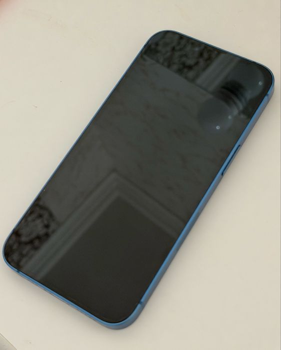 Продам  13 Айфон