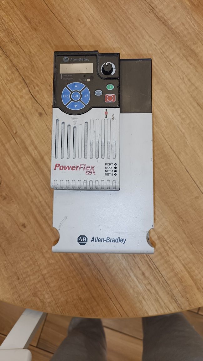 Falowniki AlLen Bradley Power Flex 525  5,5kW