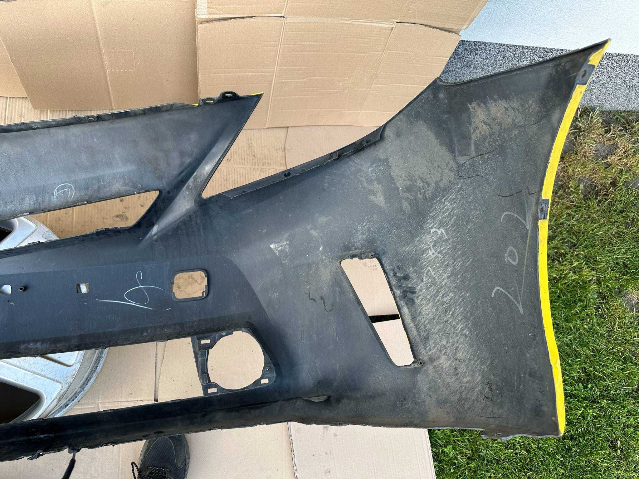 Toyota Prius Plus 12-15 zderzak przedni/przód Orginał