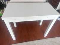 Mesa Ikea modelo Bjursta