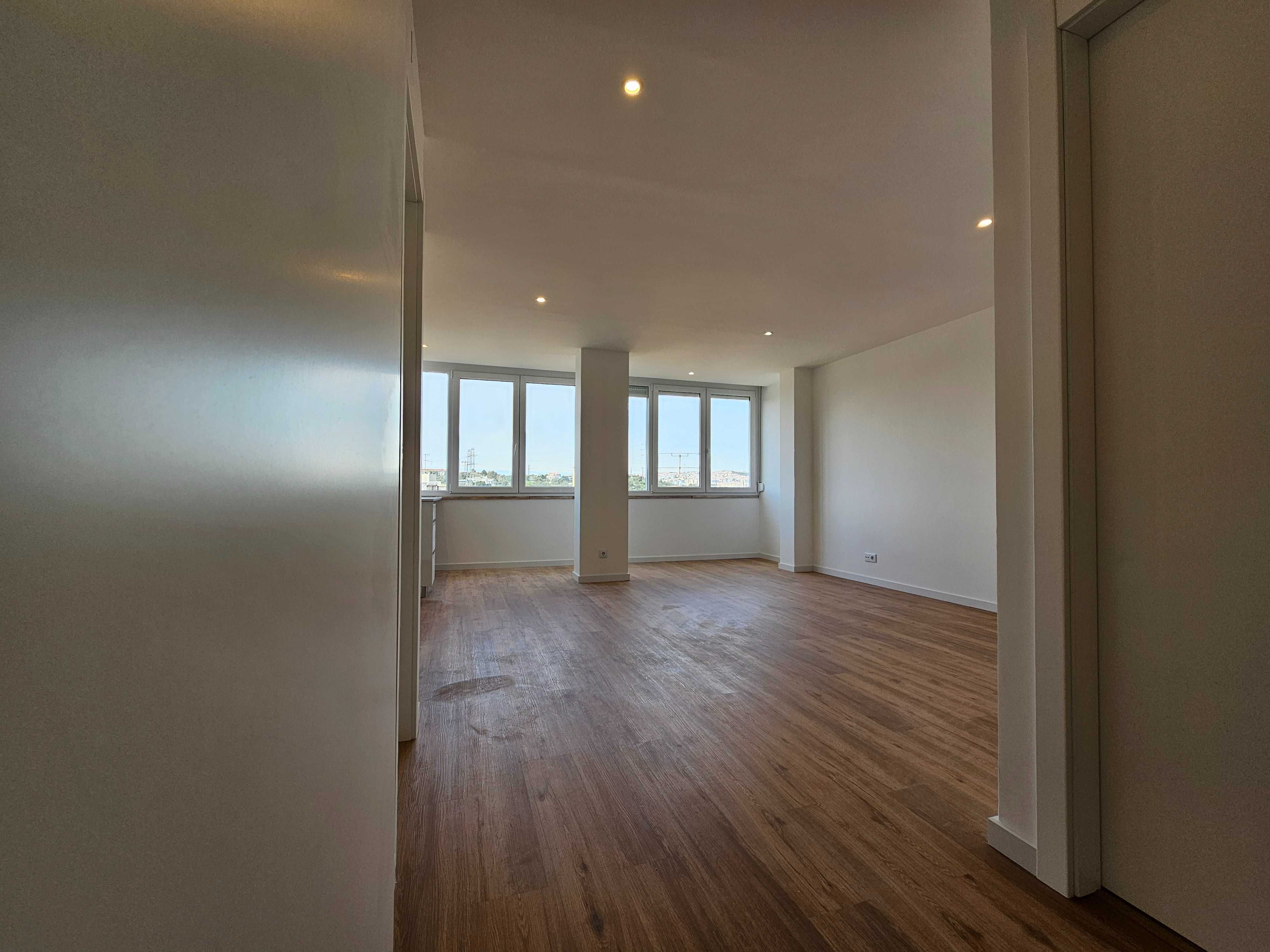 Apartamento T4 Totalmente Renovado Lumiar