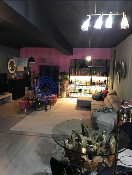 Casa ou loja? Aqui tens os dois num só espaço!