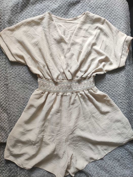 Beżowy kombinezon xs-m New collection