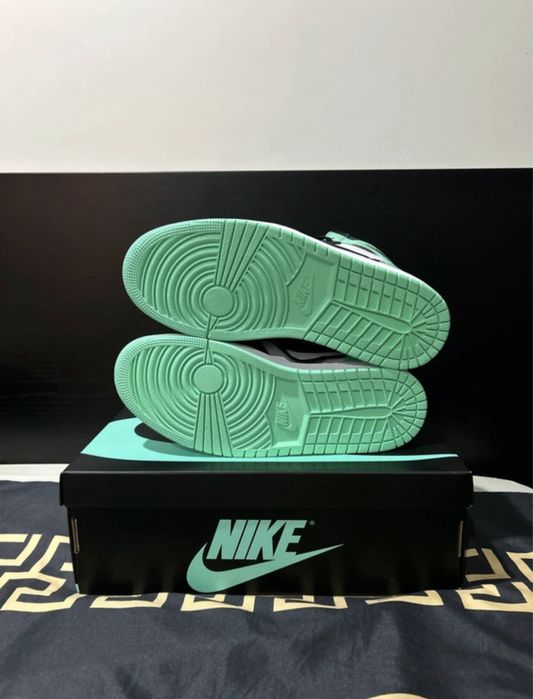 Air Jordan 1 High Green Glow