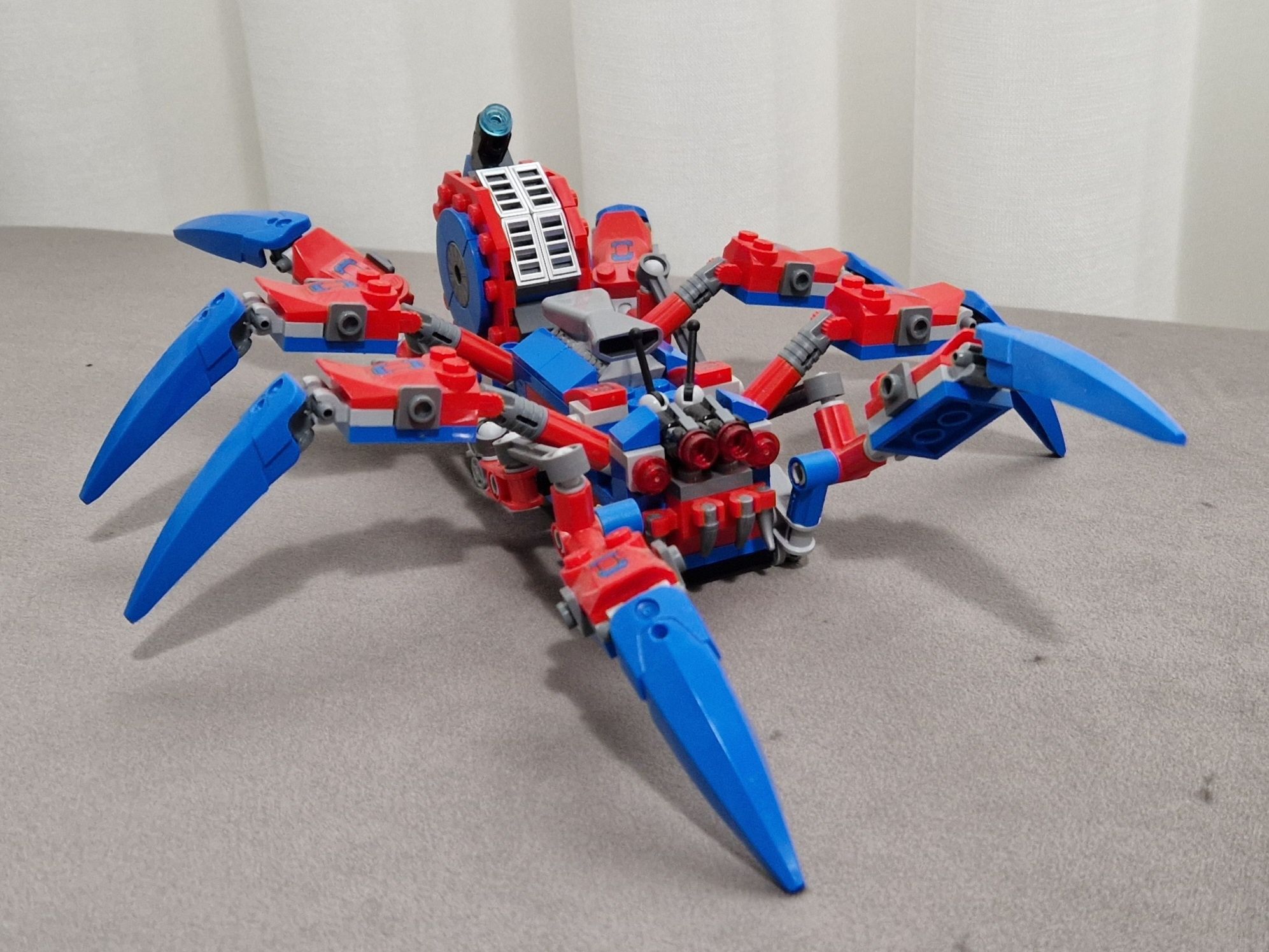 Lego Marvel "A aranha robô do homem aranha" do set 76114