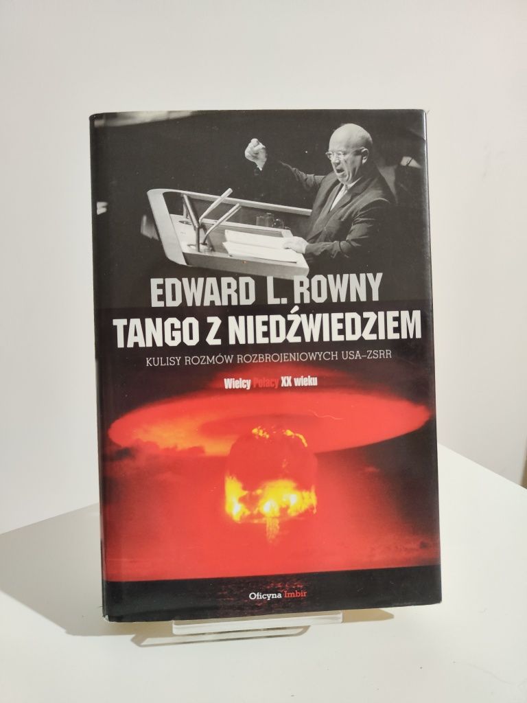 Tango z niedźwiedziem - Edward L. Rowny