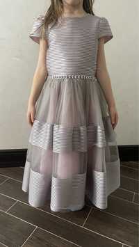 Сукня, розмір 134.