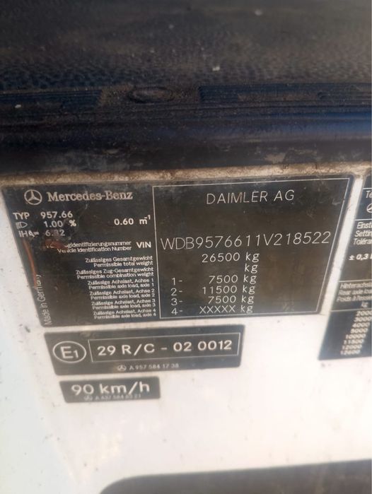 Сміттєвоз Mercedes