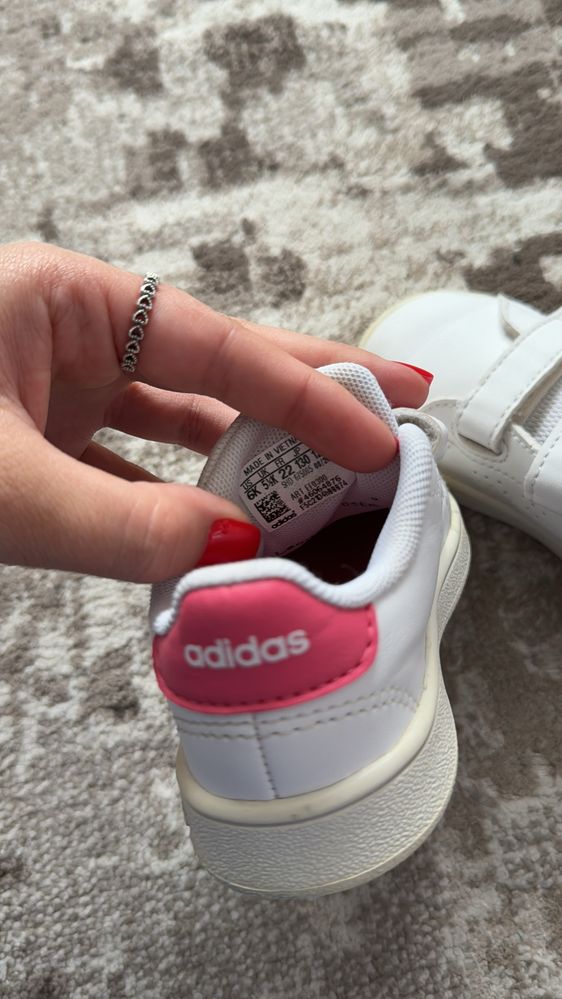 Ténis adidas menina