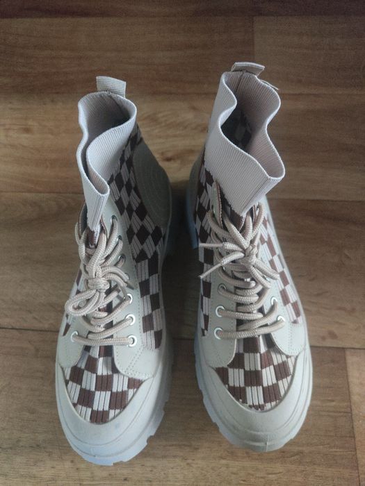 Botki nowe 40 kratka