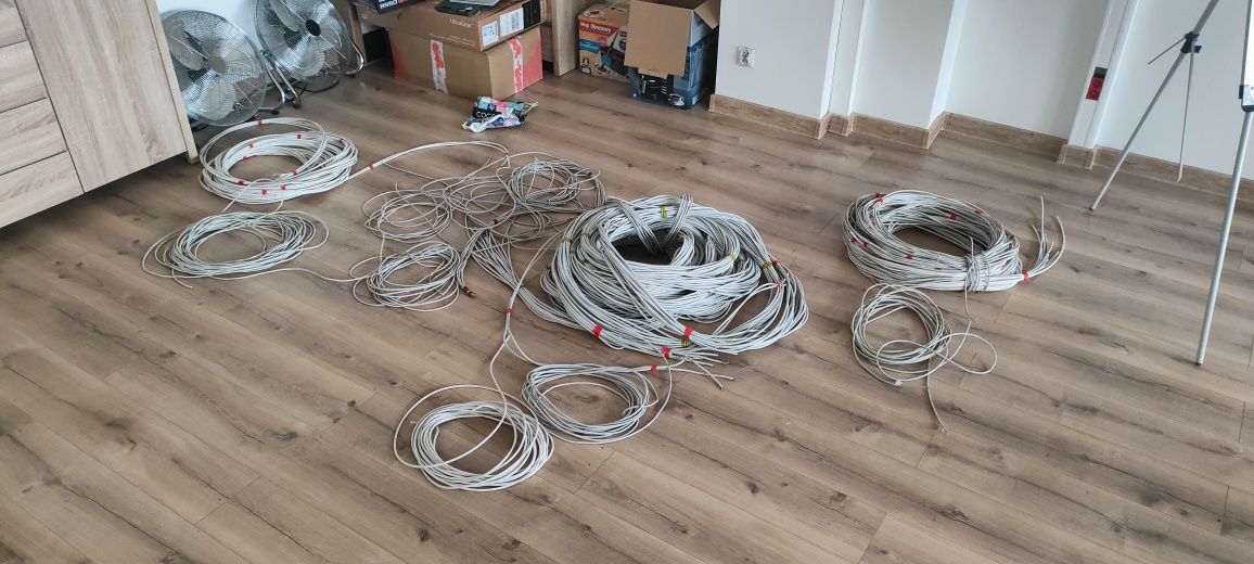 Kabel sieciowy, tanio, 1zl za metr albo taniej za całość.