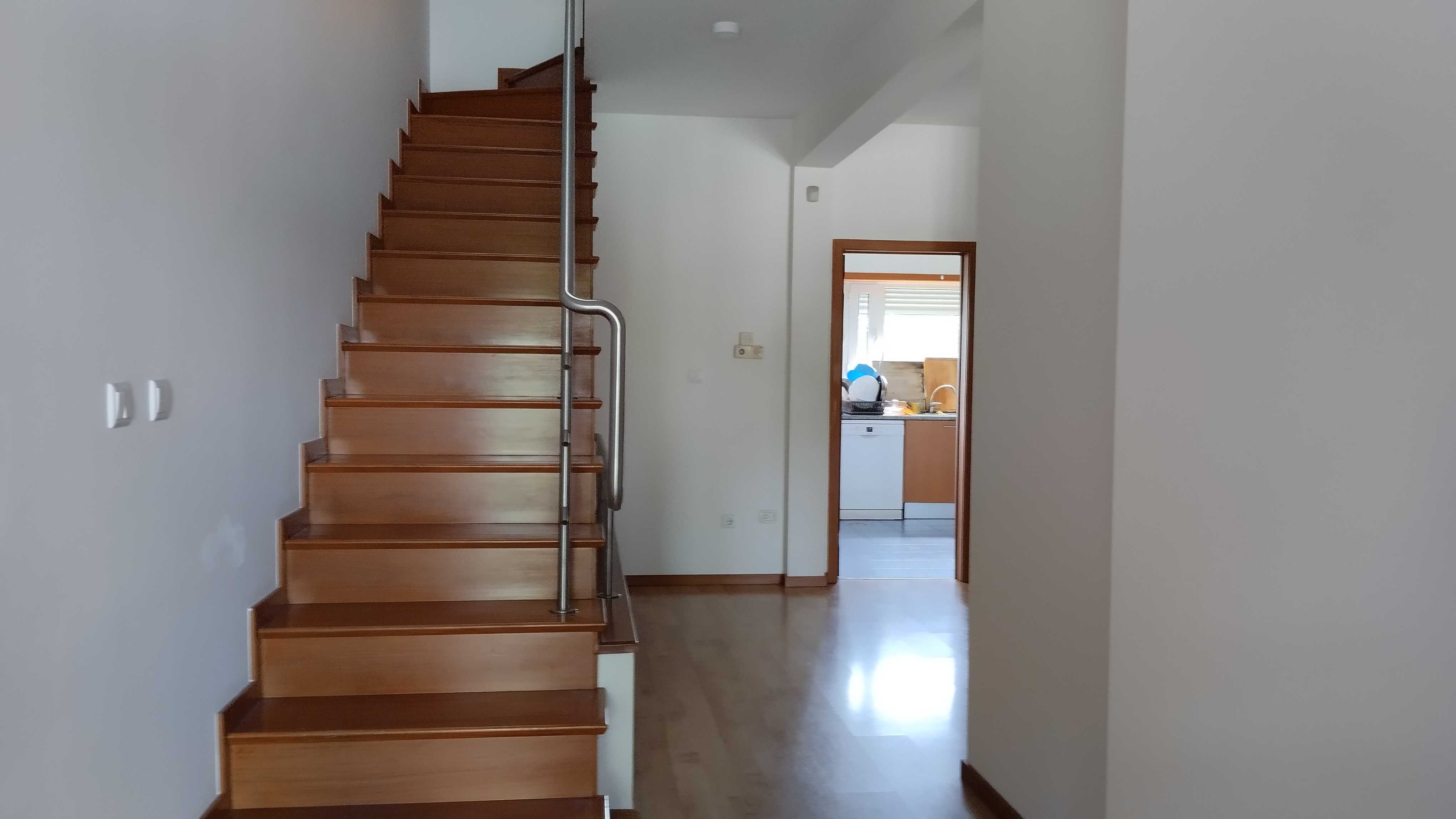 Moradia T4 em  Oiã