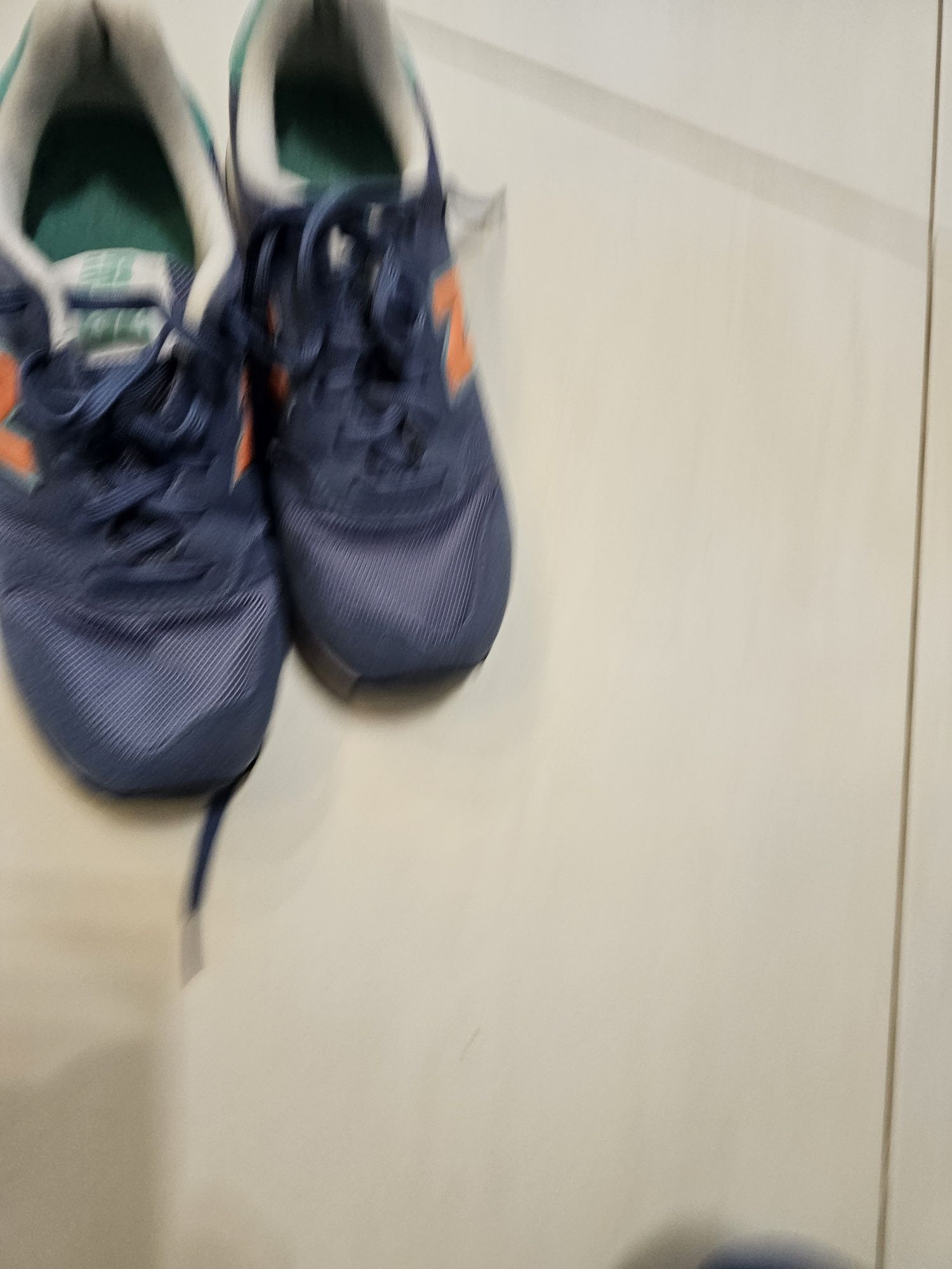 NEW BALANCE KJ373 Buty Sneakersy