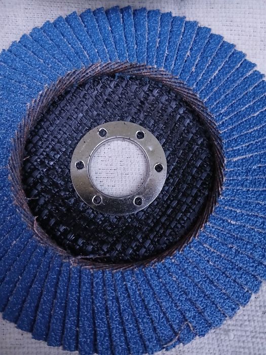 Диски шліфувальні пелюсткові