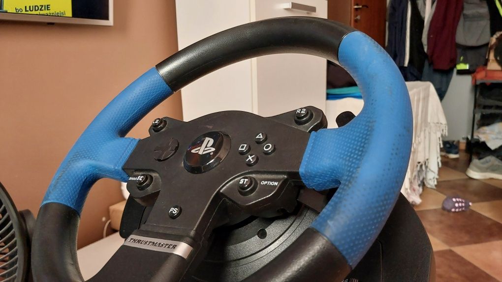 Thrustmaster T150 + stojak stelaż Whell Stand Pro