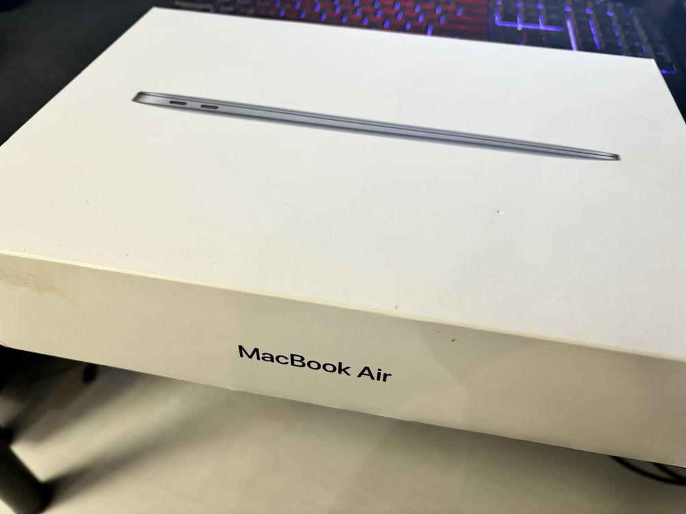 Macbook Air A1932 Grey i5 8GB stan bardzo dobry, sprawny