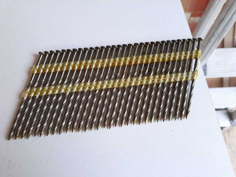 Parafusadora elétrica c/ pente de parafusos