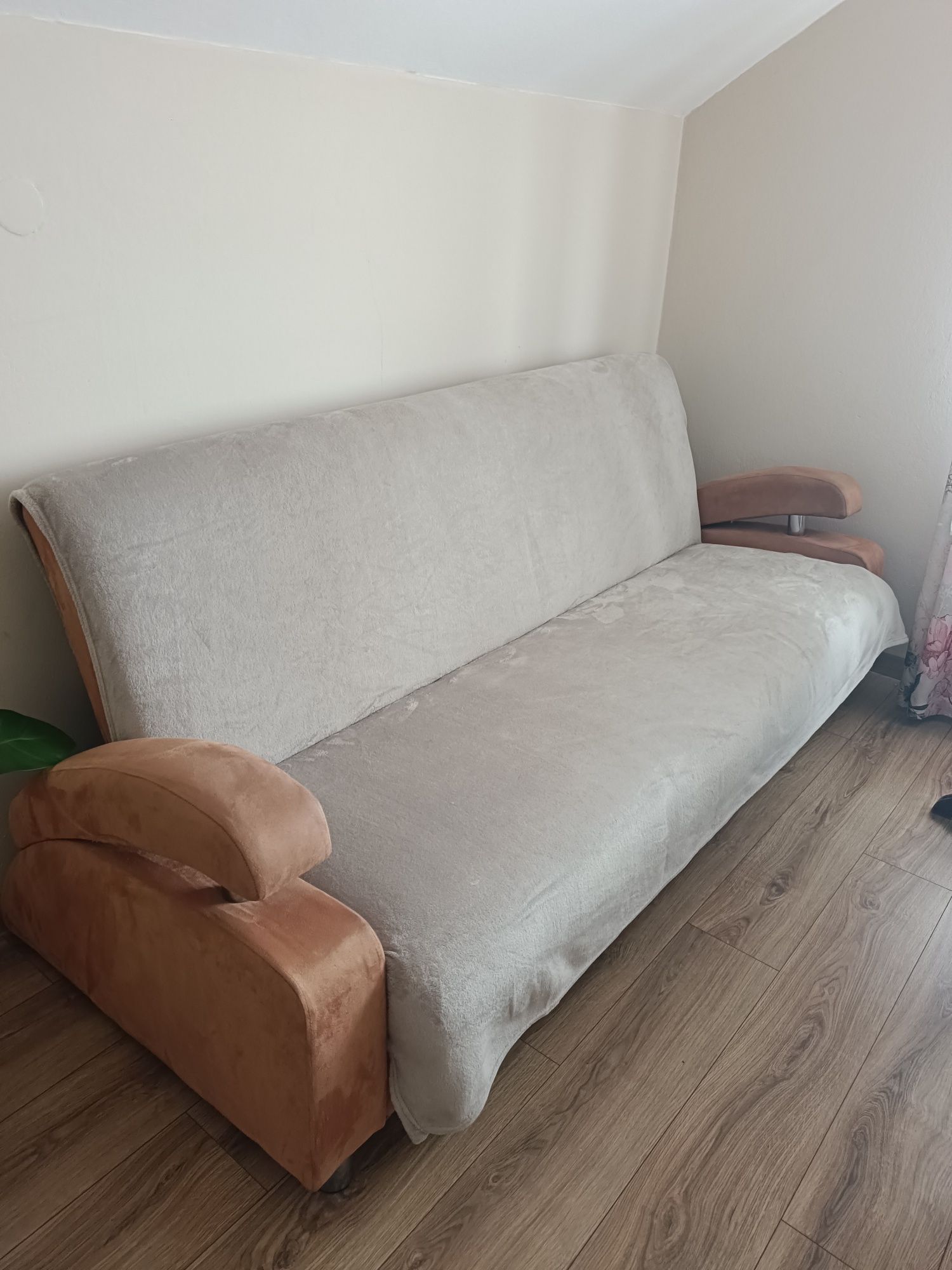 Wersalka sofa z funkcją spania