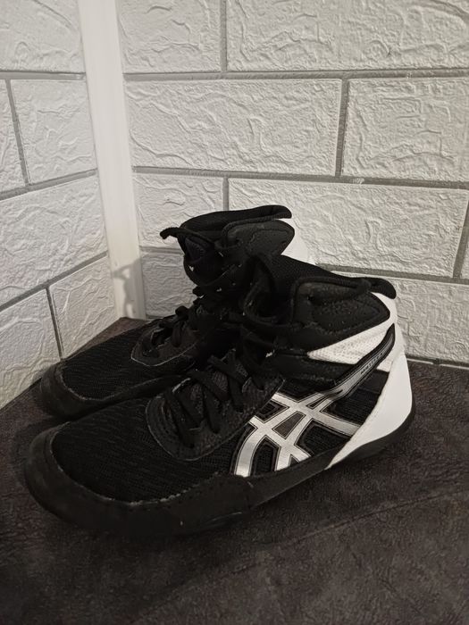 Борцовки asics 36 р
