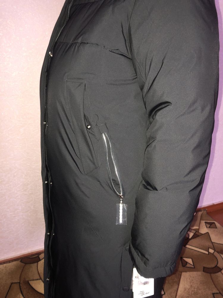 Пальто,куртка, пуховик чорний 54р