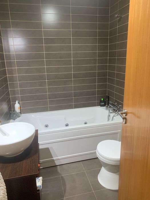 Apartamento Moderno T2 + Garagem fechada + 2 Varandas Exteriores