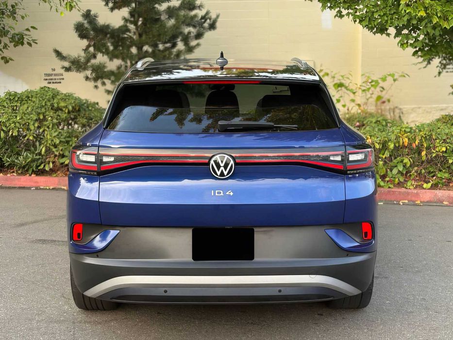 Volkswagen ID.4      2021