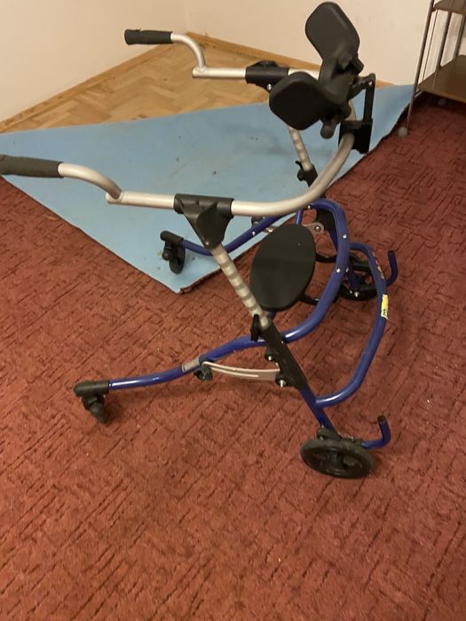 Chodzik dla osoby starszej