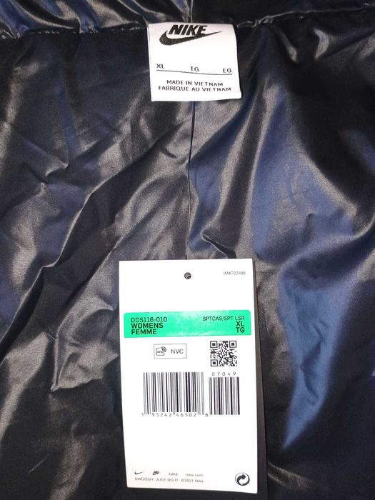Куртка жiноча мехова чорна -  NIKE SPORTWEAR