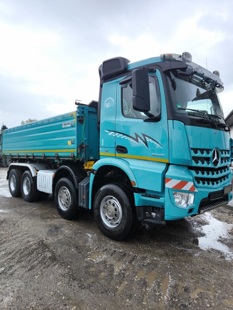 Mercedes 8x4 Arocs wywrotka
